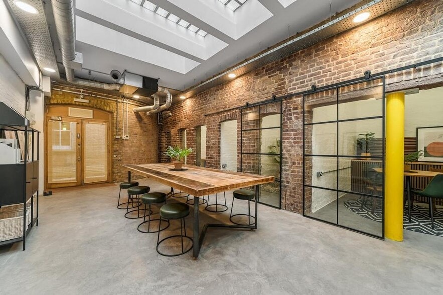 Kingsway Pl, London for sale - Building Photo - Image 2 of 40