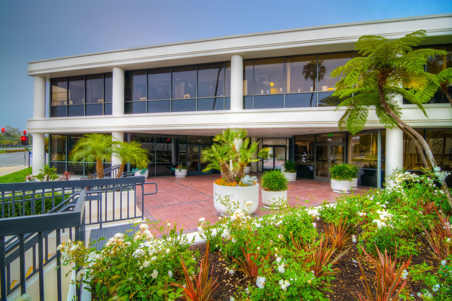 2121 E Coast Hwy, Newport Beach, CA for rent - Building Photo - Image 1 of 6