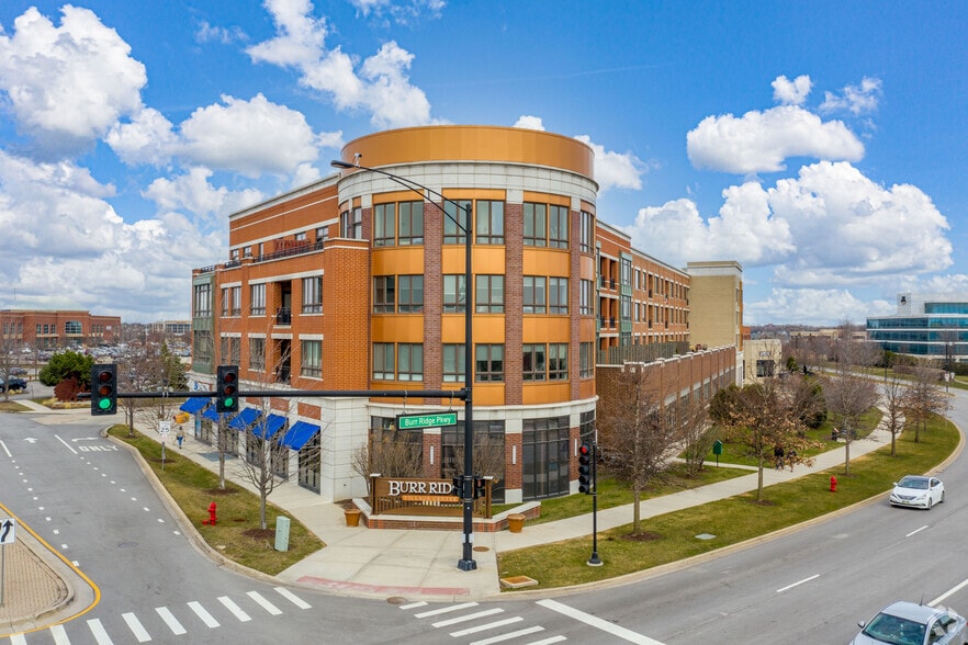 Burr Ridge Pky, Burr Ridge, IL to rent - Building Photo - Image 2 of 13