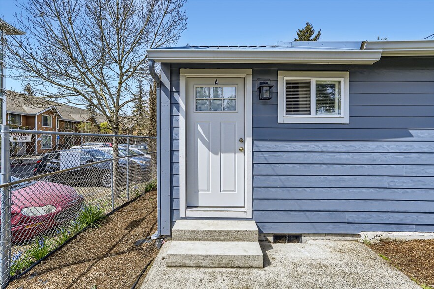 2305 SE 130th Ave, Portland, OR for sale - Building Photo - Image 3 of 17