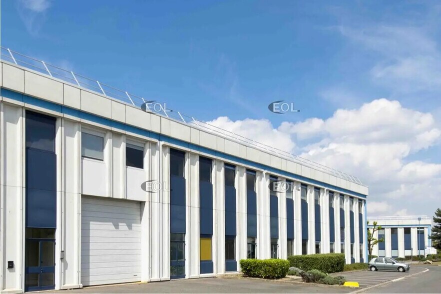 Light Industrial in Gennevilliers to rent - Building Photo - Image 1 of 28