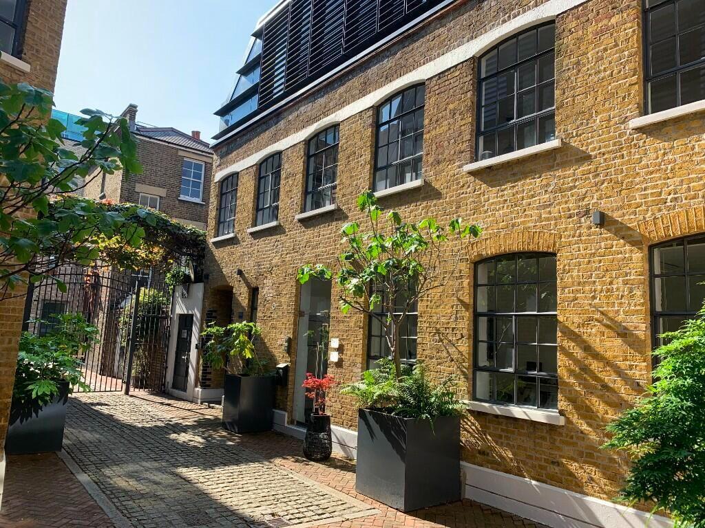 Plantain Pl, London to rent Interior Photo- Image 1 of 9