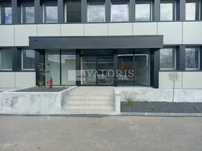 Office in Saint-Priest to rent Building Photo- Image 2 of 11