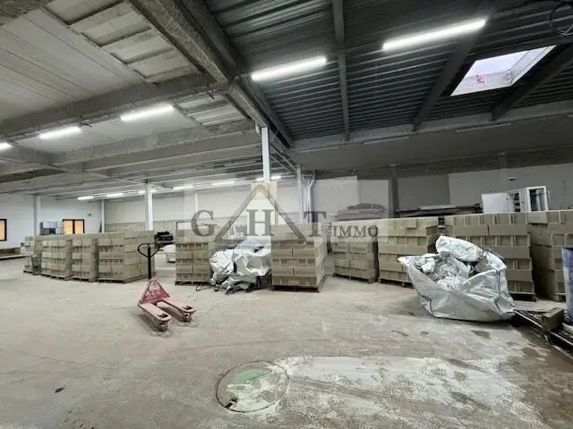 Industrial in Neuilly-sur-Marne to rent Interior Photo- Image 1 of 3