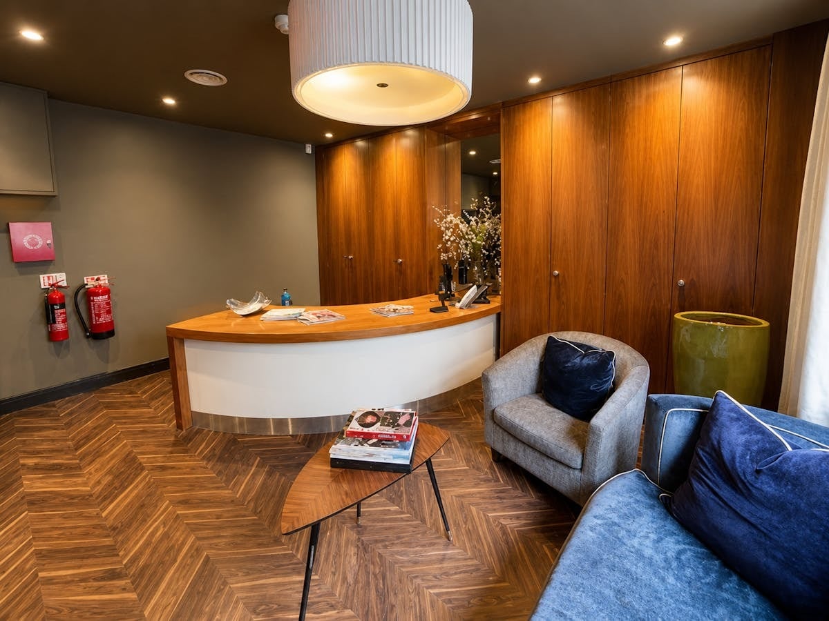 42 Bruton Pl, London to rent Interior Photo- Image 1 of 6