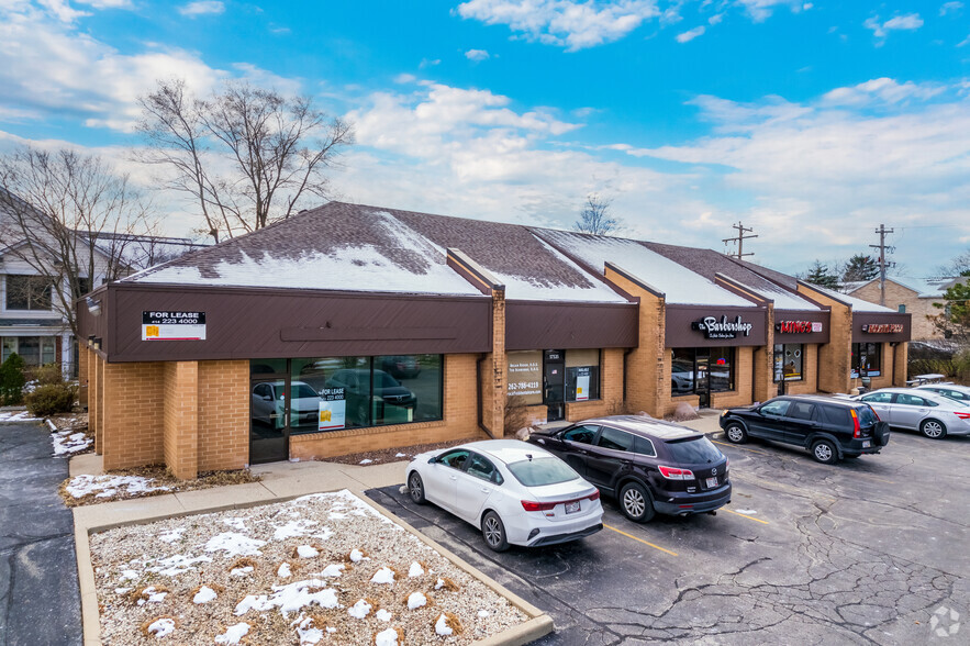 17525 W North Ave, Brookfield, WI for sale - Building Photo - Image 1 of 1