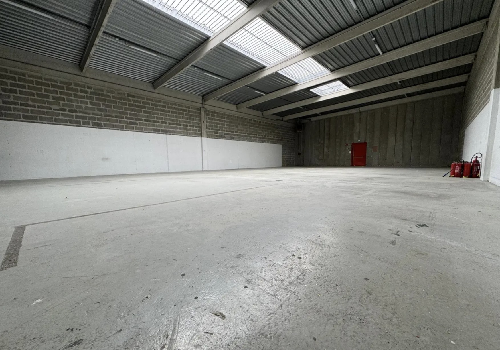 Light Industrial in Herblay-sur-Seine to rent Interior Photo- Image 1 of 7