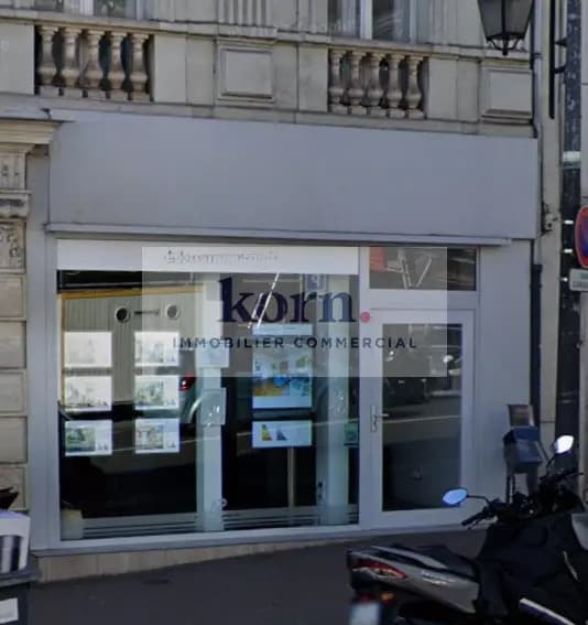 Location Commerce 157 m²
