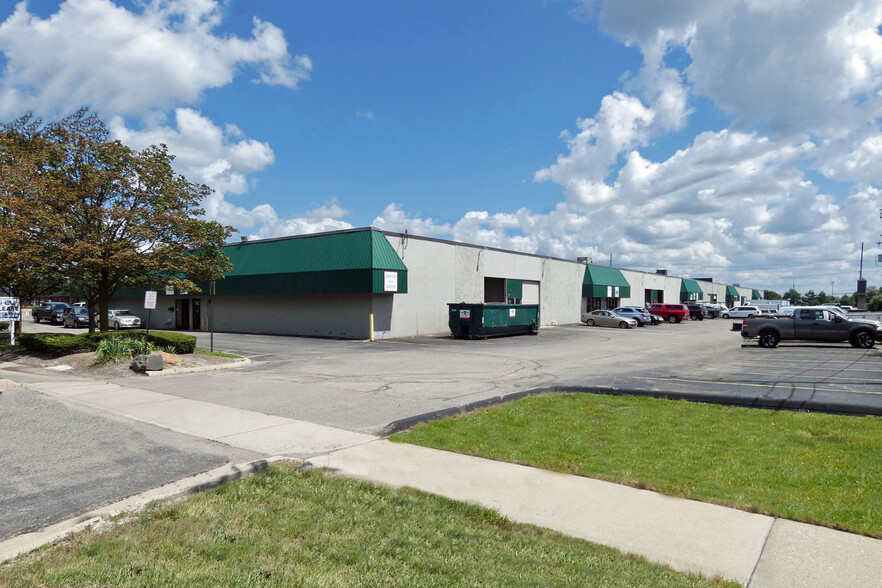 24000-24036 Haggerty Rd, Farmington Hills, MI for sale - Building Photo - Image 1 of 1