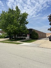 200 Seegers Ave, Elk Grove Village, IL for rent Building Photo- Image 2 of 2