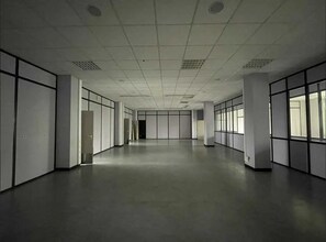 Office in Pantin to rent Interior Photo- Image 1 of 3