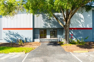 2604 Tampa East Blvd, Tampa, FL to rent Building Photo- Image 1 of 12