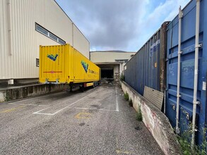 Industrial in Aubagne to rent Building Photo- Image 2 of 12