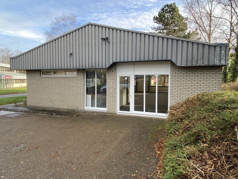 Pool Rd, Newtown to rent - Building Photo - Image 3 of 3