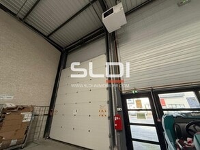 Light Industrial in Saint-Priest for sale Interior Photo- Image 2 of 3