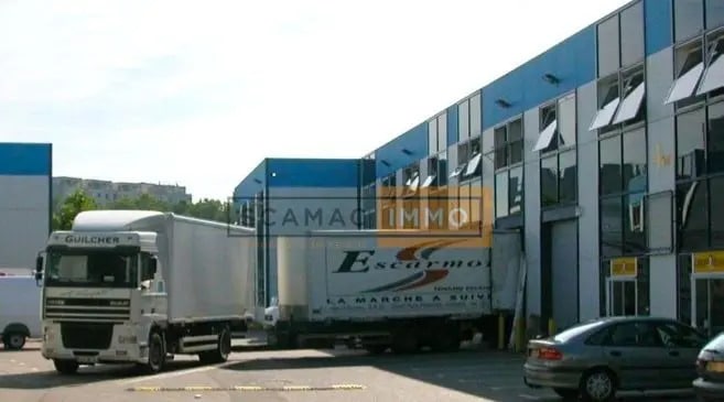 Industrial in Vitry-sur-Seine to rent Building Photo- Image 1 of 16
