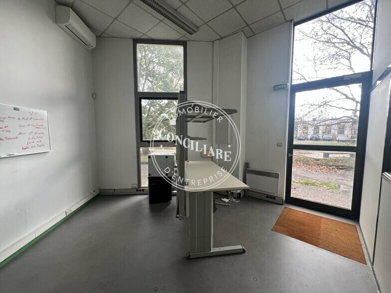 71 Rue Ampère, Labège to rent - Interior Photo - Image 3 of 7