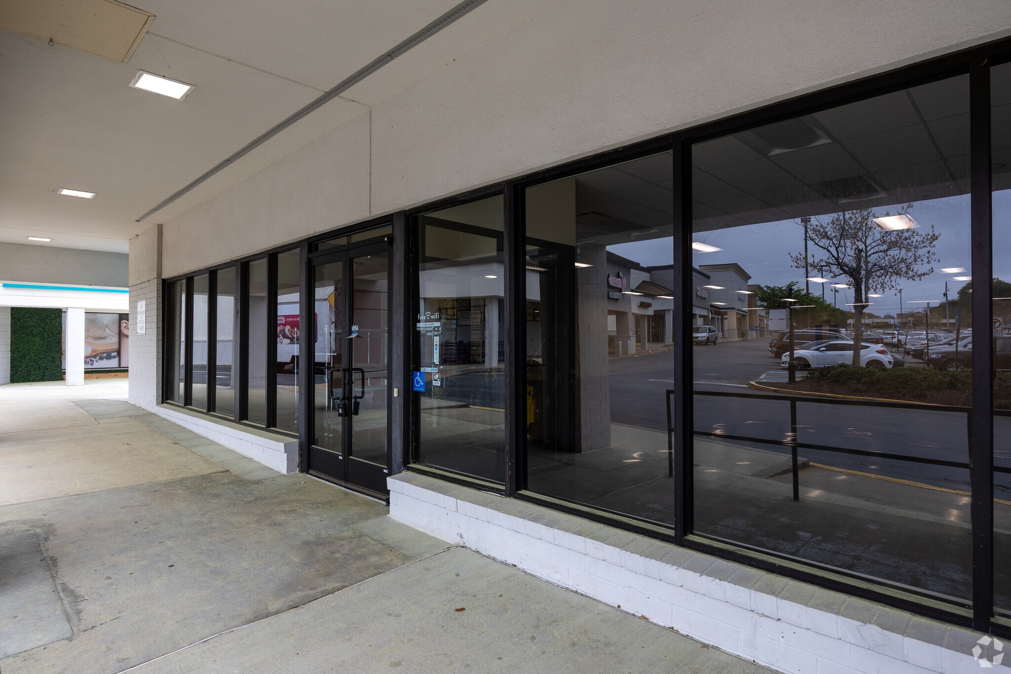 593-659 Holcomb Bridge Rd, Roswell, GA to rent Building Photo- Image 1 of 6