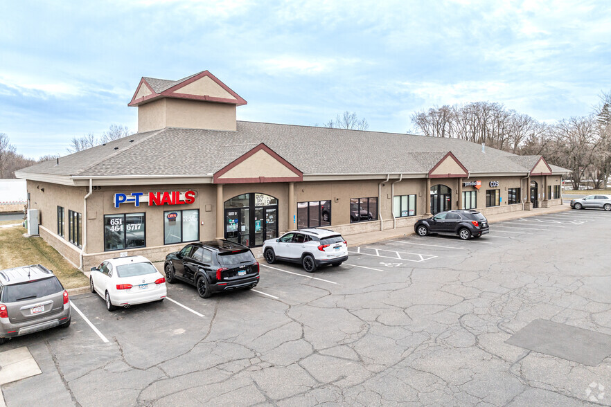 843 W Broadway Ave, Forest Lake, MN for rent - Building Photo - Image 1 of 8