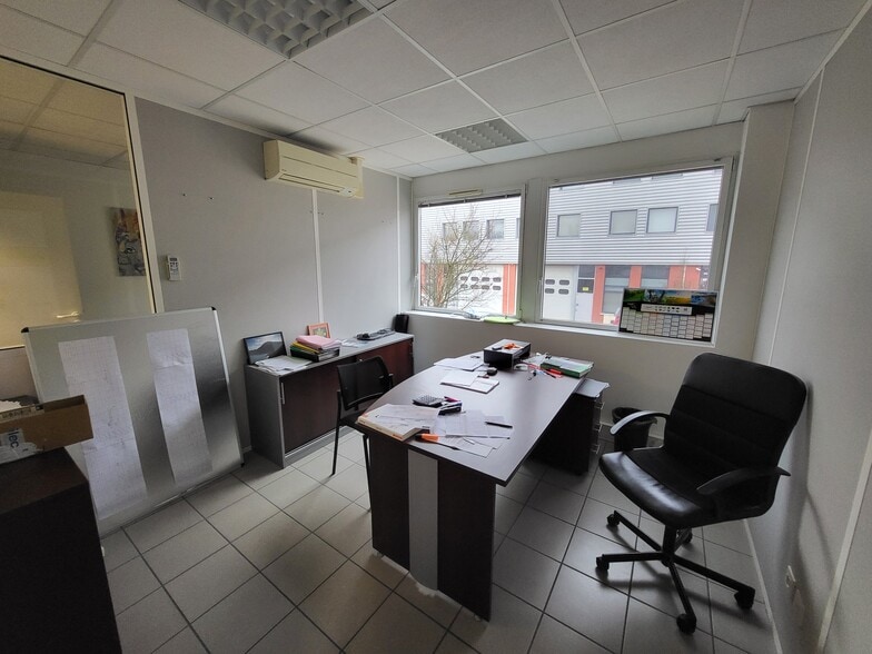 147 Avenue Marcel Merieux, Brignais for sale - Interior Photo - Image 3 of 5