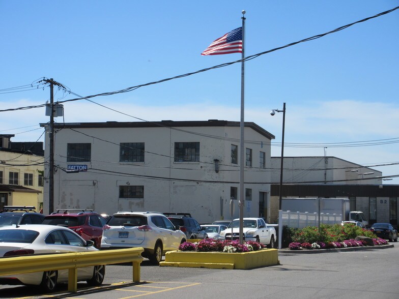 145 Hook Creek Blvd, Valley Stream, NY 11581 UK