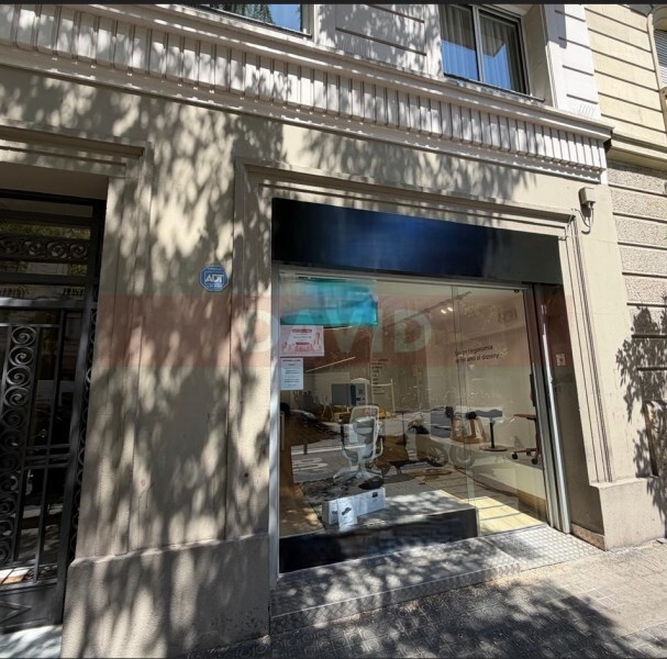 Retail in Barcelona, Barcelona to rent Building Photo- Image 1 of 3