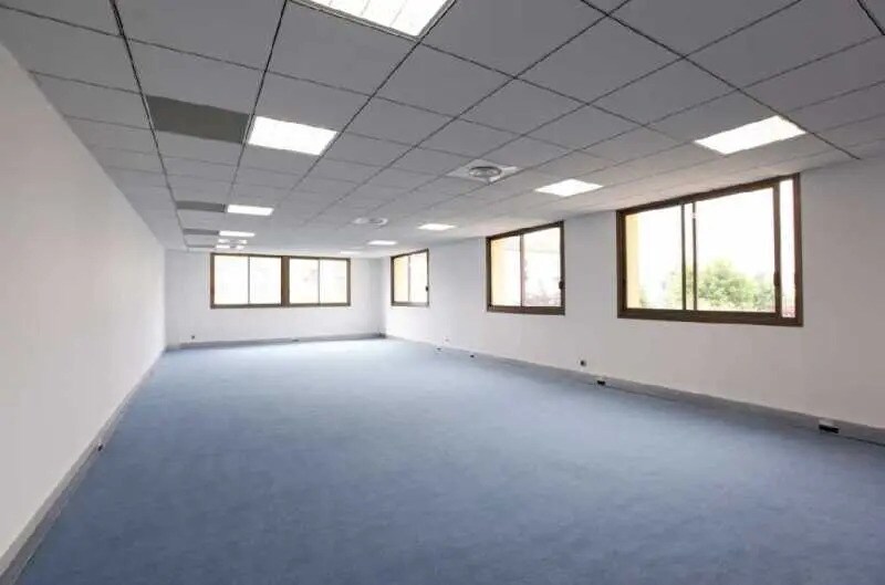 Office in La Garenne-Colombes to rent - Interior Photo - Image 3 of 6