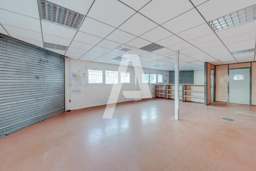 130 Rue Marcel Hartmann, Ivry-sur-Seine to rent - Interior Photo - Image 2 of 5