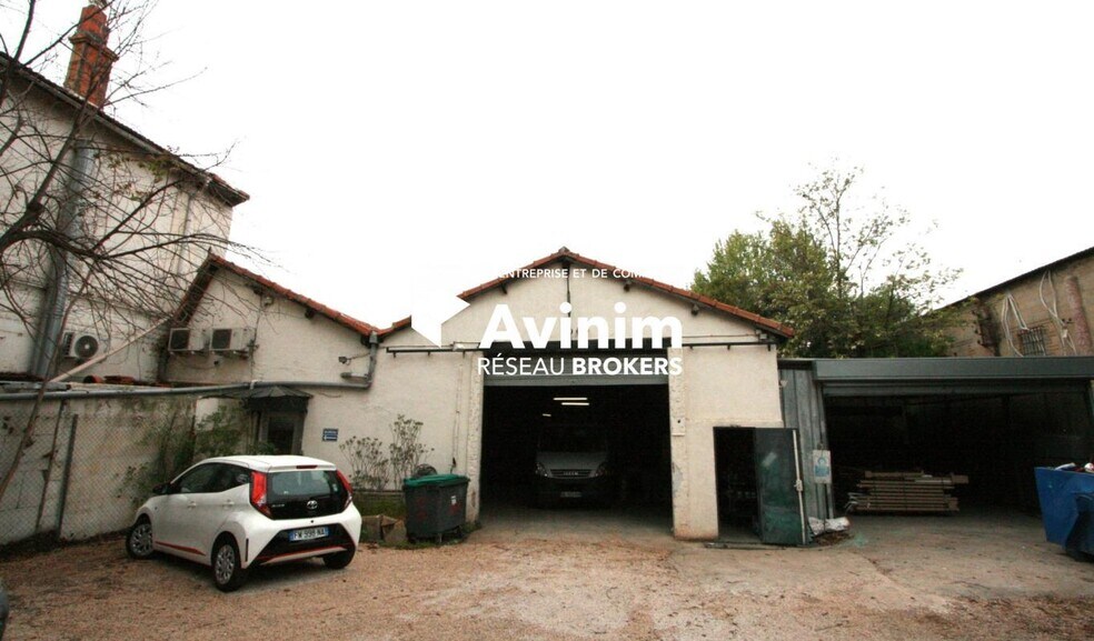 Light Industrial in Marseille for sale - Building Photo - Image 2 of 8