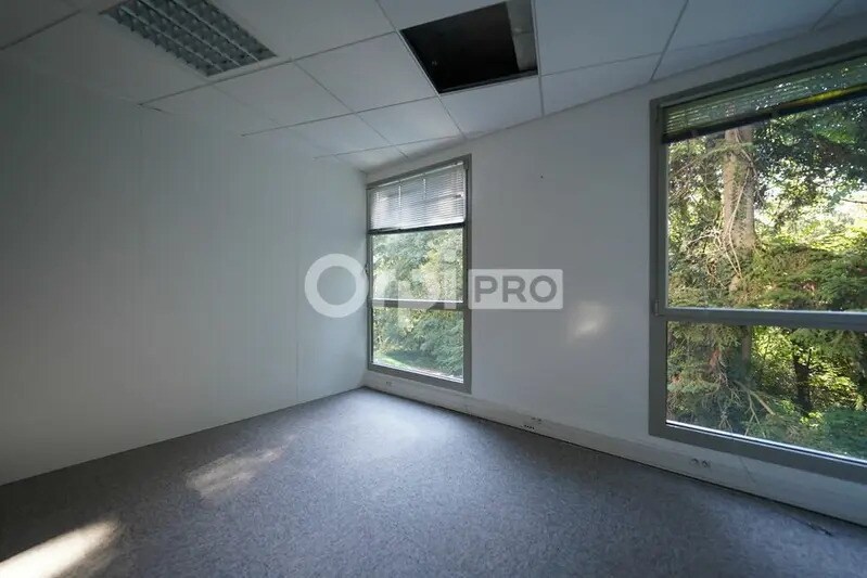 15 Chemin Du Saquin, Écully to rent - Interior Photo - Image 2 of 7
