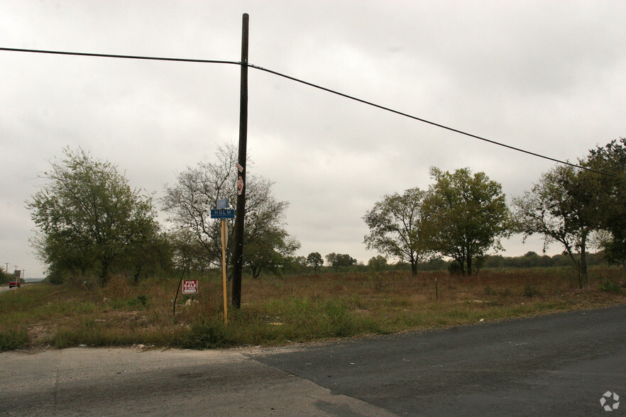 Medina Base Rd, San Antonio, TX for sale - Primary Photo - Image 1 of 1