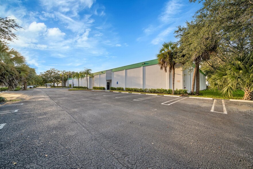 12025-12075 NW 39th St, Coral Springs, FL for sale - Building Photo - Image 3 of 18