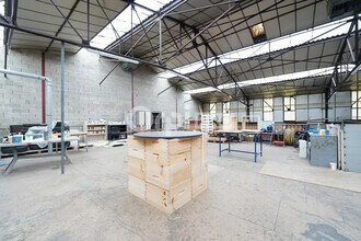 Light Industrial in Villefranche-sur-Saône to rent Interior Photo- Image 1 of 4