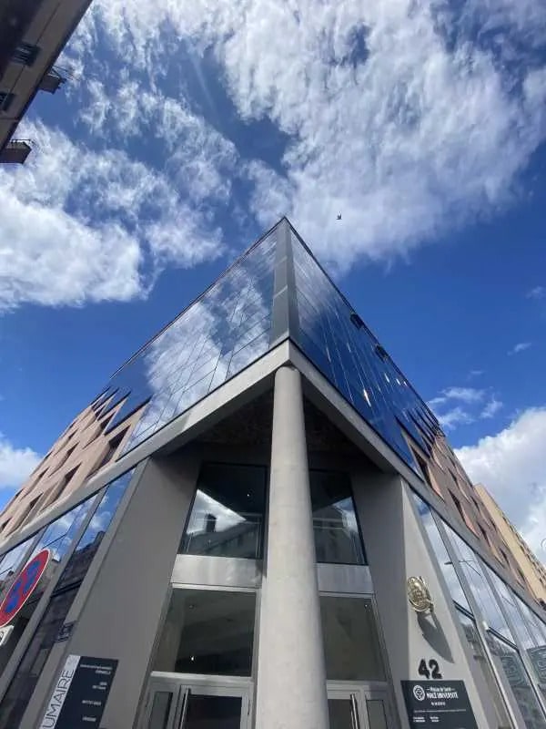 Office in Lyon to rent Building Photo- Image 1 of 16