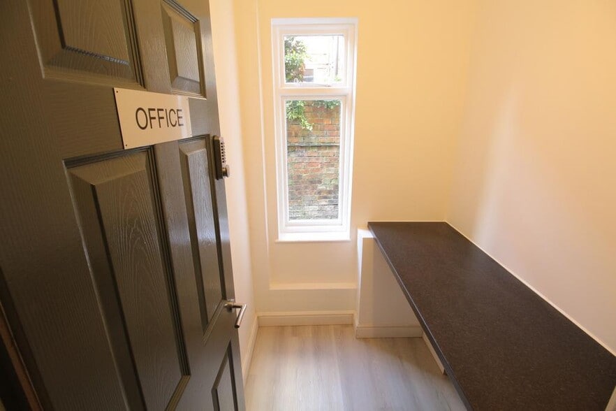 2 Hamilton Rd, Lincoln to rent - Interior Photo - Image 1 of 9