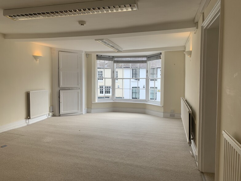 19 North St, Bishop's Stortford to rent - Building Photo - Image 3 of 13