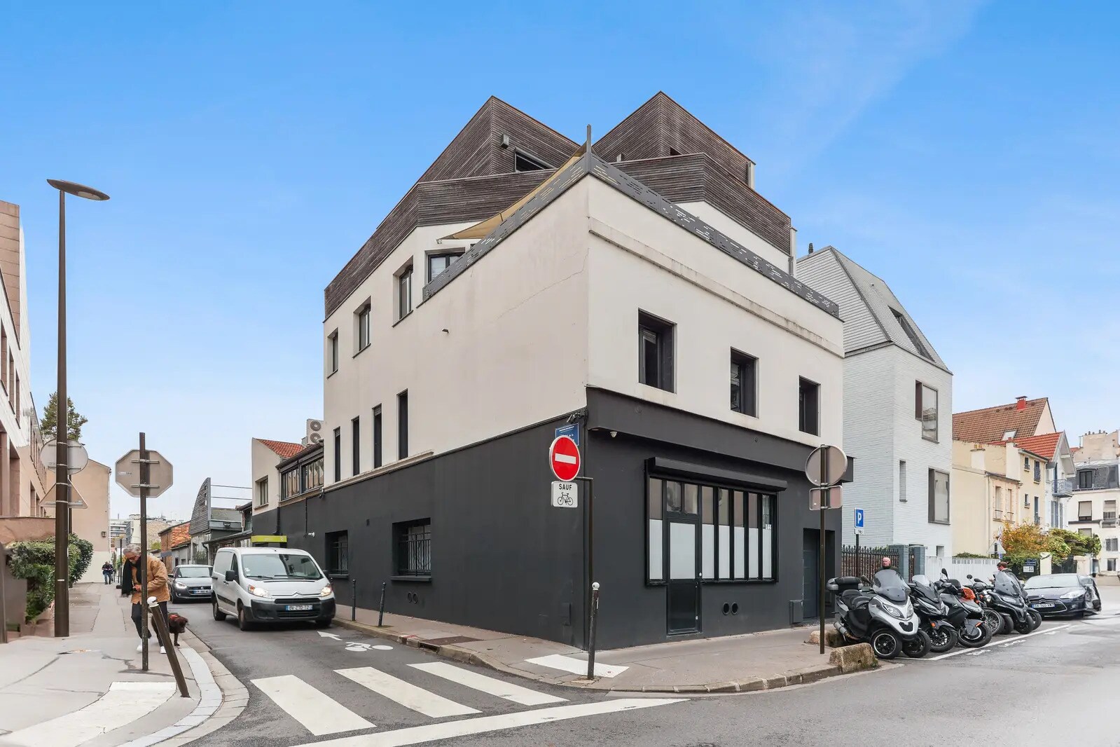 Office in Boulogne-Billancourt for sale Building Photo- Image 1 of 9