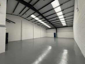 Kestrel Clos, Bridgend to rent Interior Photo- Image 1 of 3