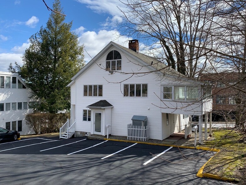 44 Post Rd W, Westport, CT for rent - Building Photo - Image 1 of 5