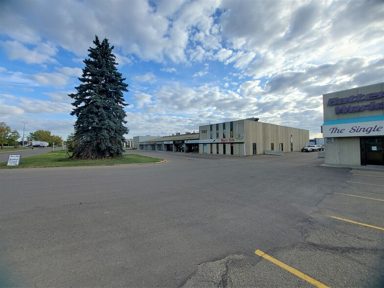 7727 50 Av, Red Deer, AB for sale - Building Photo - Image 3 of 5