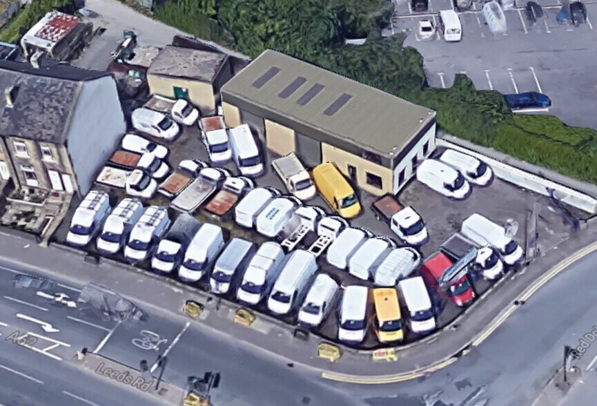 393 Leeds Road Rd, Huddersfield for sale - Primary Photo - Image 1 of 1