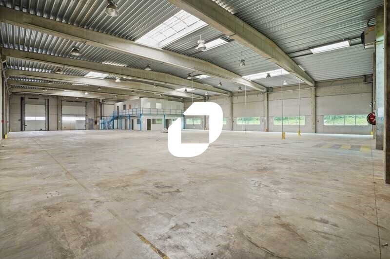 Light Industrial in Chilly-Mazarin to rent - Building Photo - Image 2 of 14
