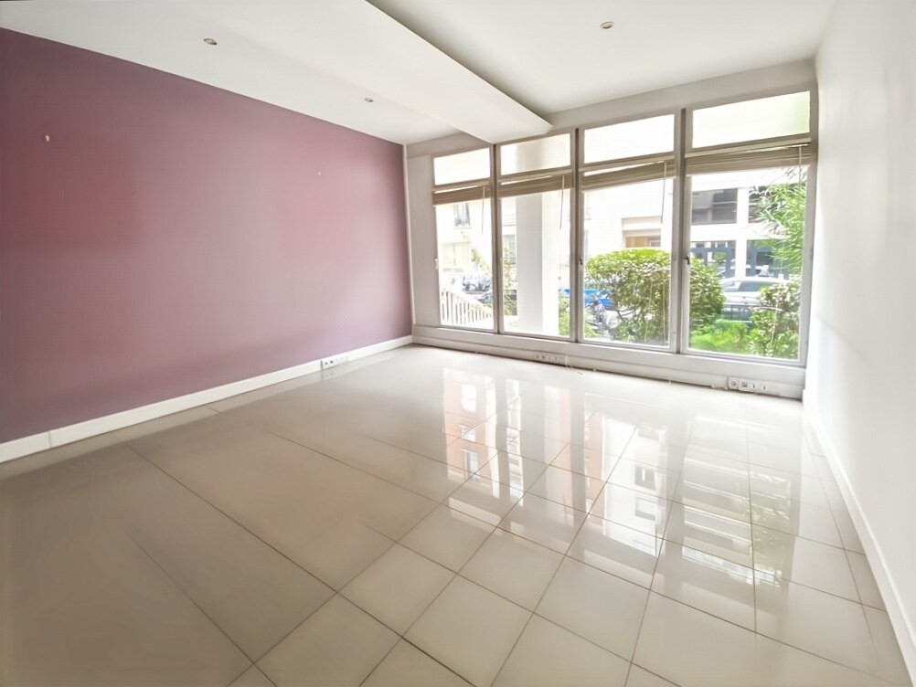 Office in Paris for sale Building Photo- Image 1 of 7