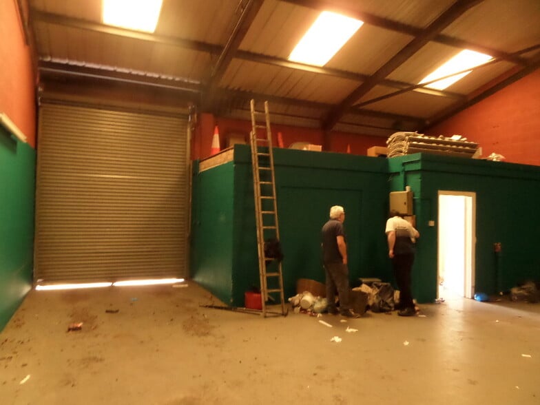 Highfield Industrial Estate, Ferndale to rent - Interior Photo - Image 3 of 3