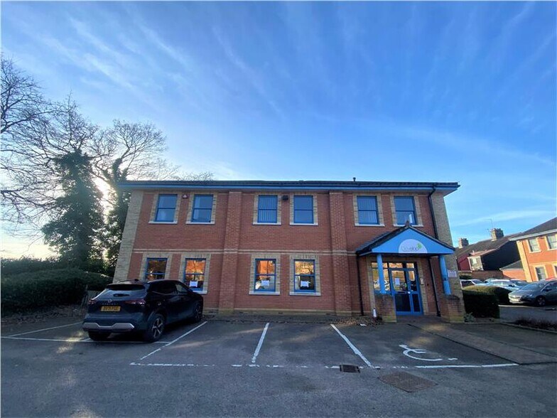 4 Barton Way, Norwich for sale - Primary Photo - Image 1 of 1