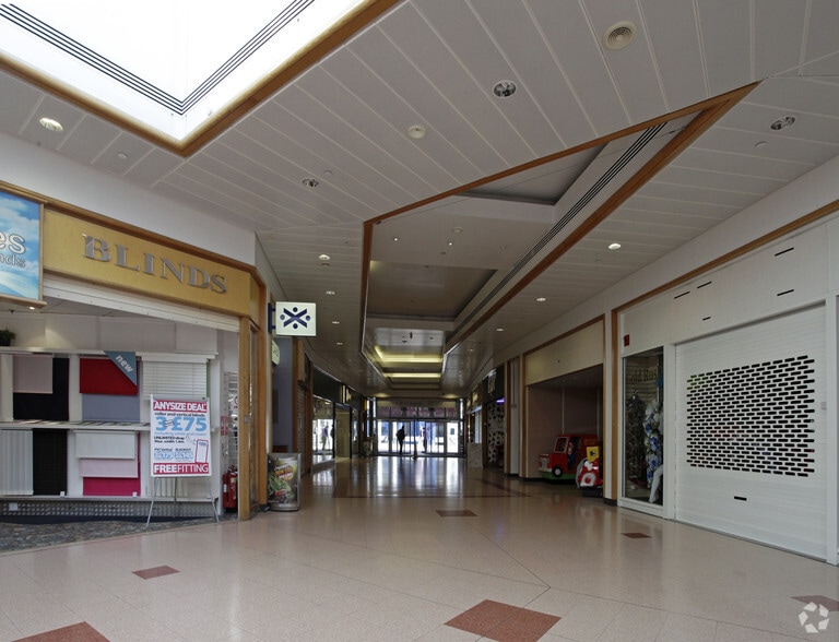 23 High St, Paisley to rent - Interior Photo - Image 1 of 9