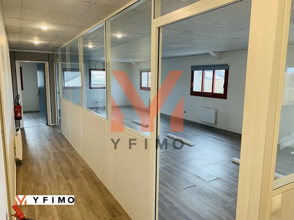 Location Bureaux 180 m² - Photo 1
