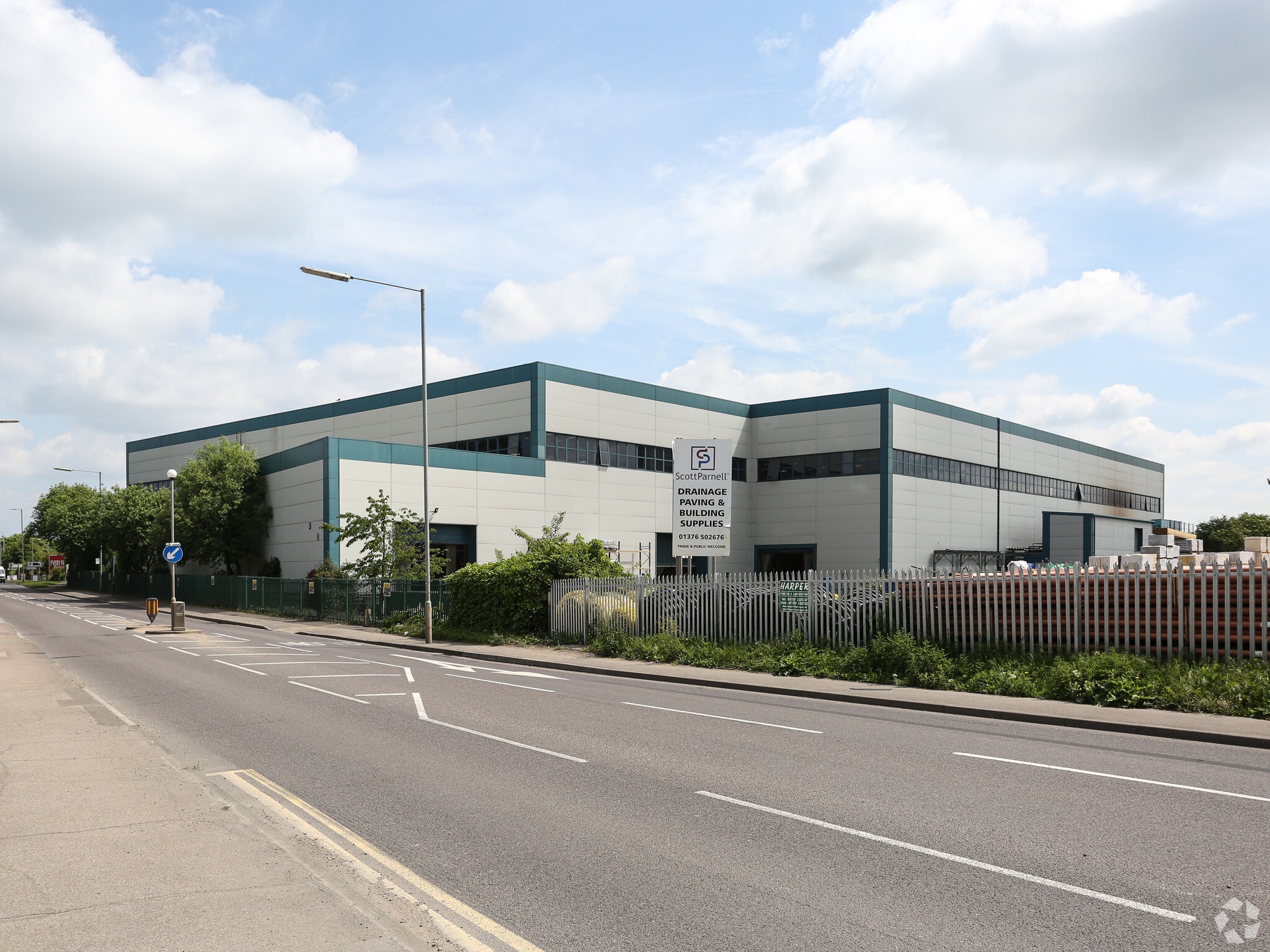 4 Freebournes Rd, Witham for sale Primary Photo- Image 1 of 15