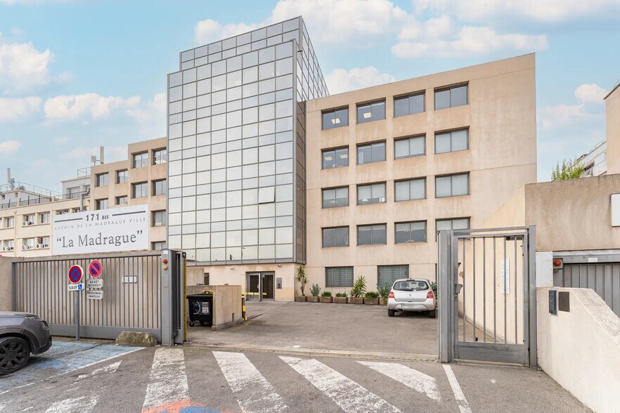 Office in Marseille for sale - Building Photo - Image 1 of 8