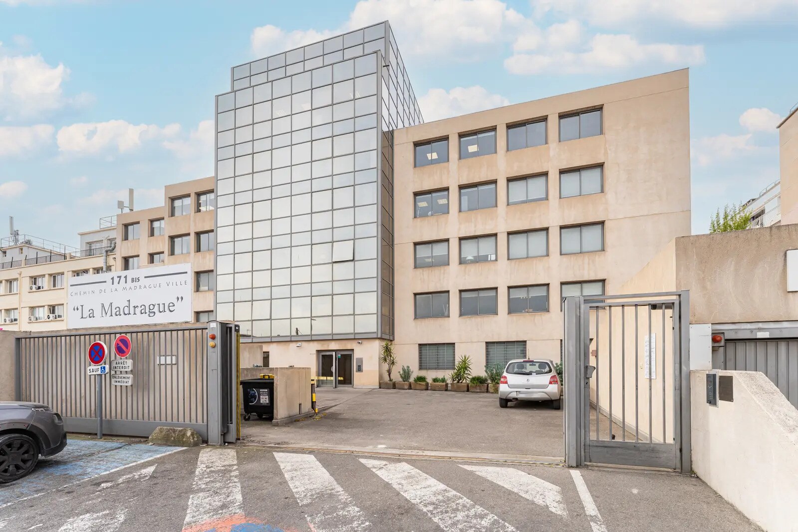 Office in Marseille for sale Building Photo- Image 1 of 9